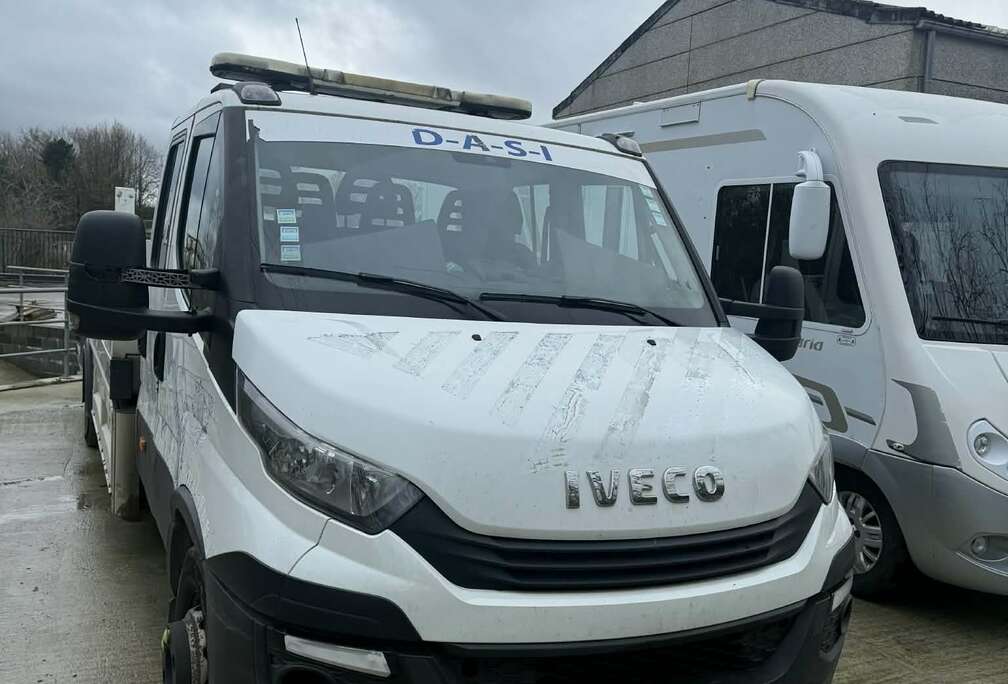 Iveco dépanneuse plateau omars