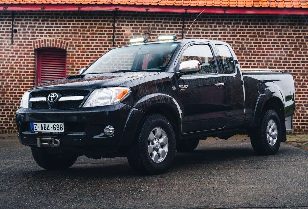 Toyota HiLux 4x4 Extra Cab