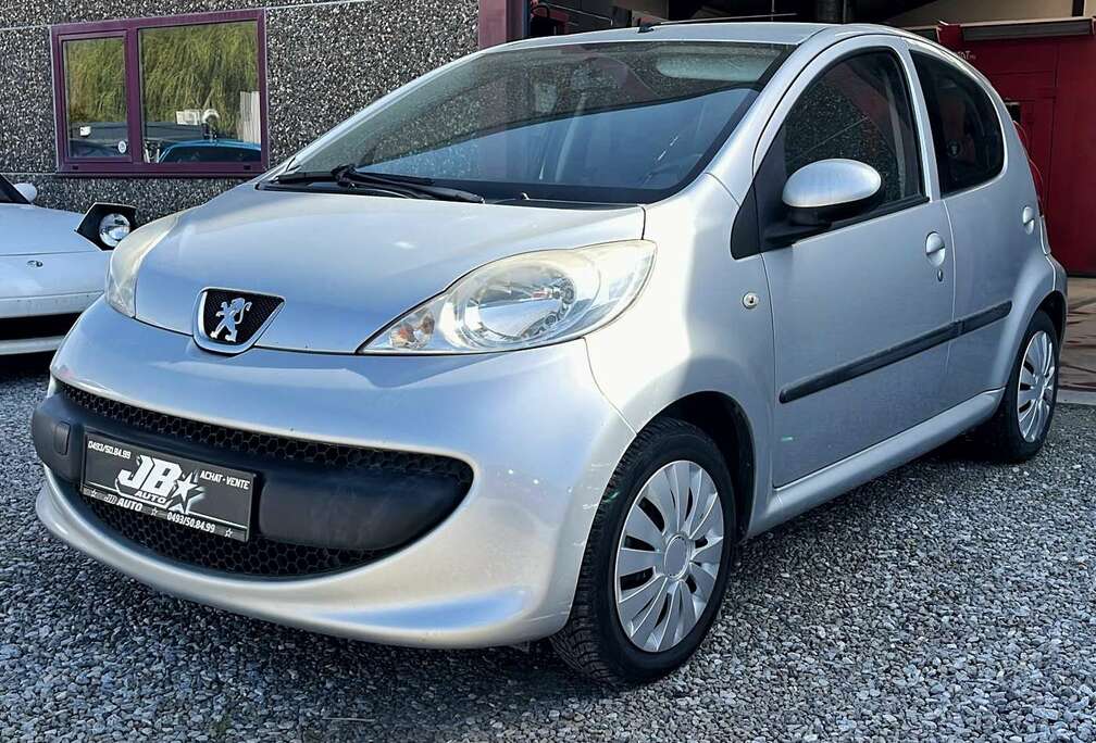 Peugeot 107 1.0i 12v Trendy