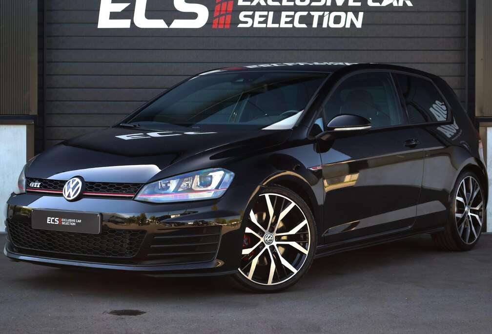 Volkswagen Golf 2.0 TSI