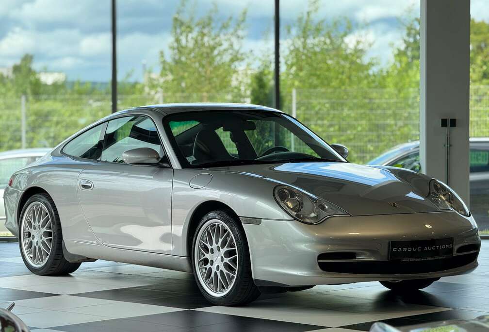 Porsche 911 Carrera 4