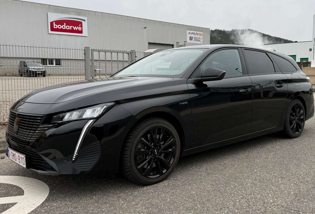 Peugeot Peugeot 308 SW Allure PHEV 180 - 10/2023 - Caméra 360 - Jantes hiver - 50.000 km