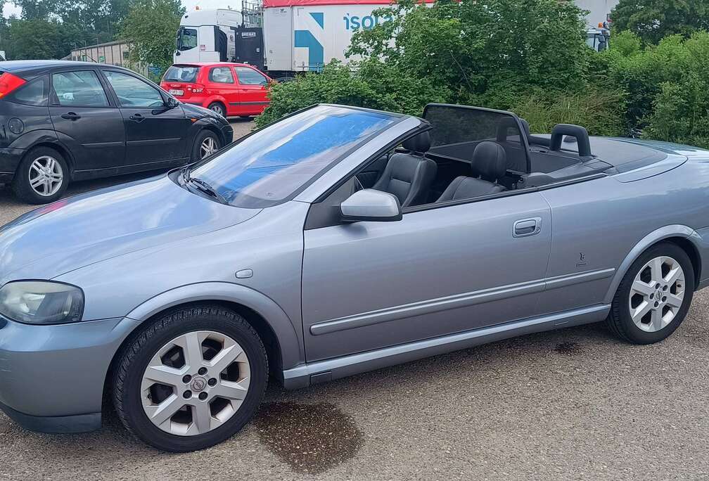 Opel 1.8i XE 16v Bertone Edition