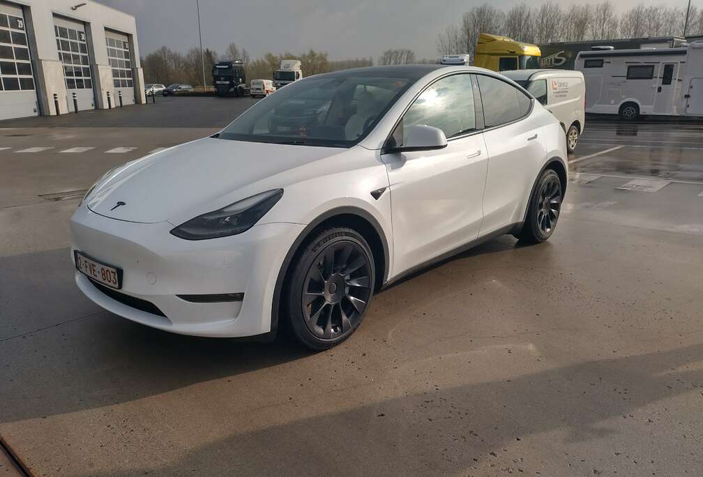 Tesla Model Y 72.5 kWh Dual Motor Long Range (324 kW)