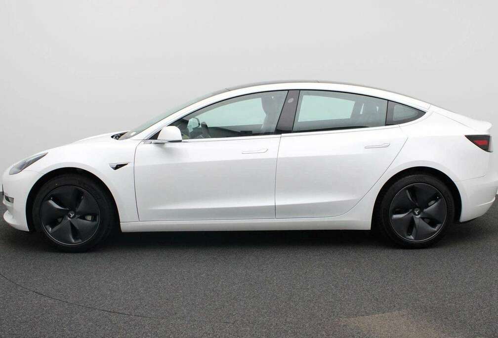 Tesla Model 3 44 kWh Standard Plus