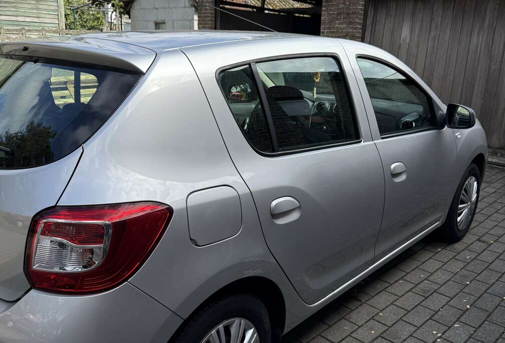 Dacia 1.2 16V 75 Laureate