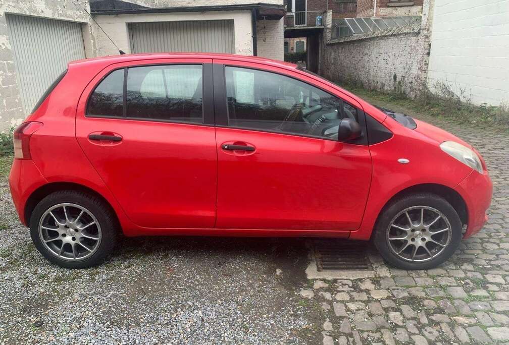 Toyota 1.0i VVT-i 16v Linea Natura