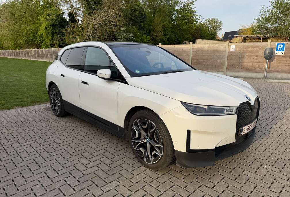 BMW iX 76.6 kWh xDrive40