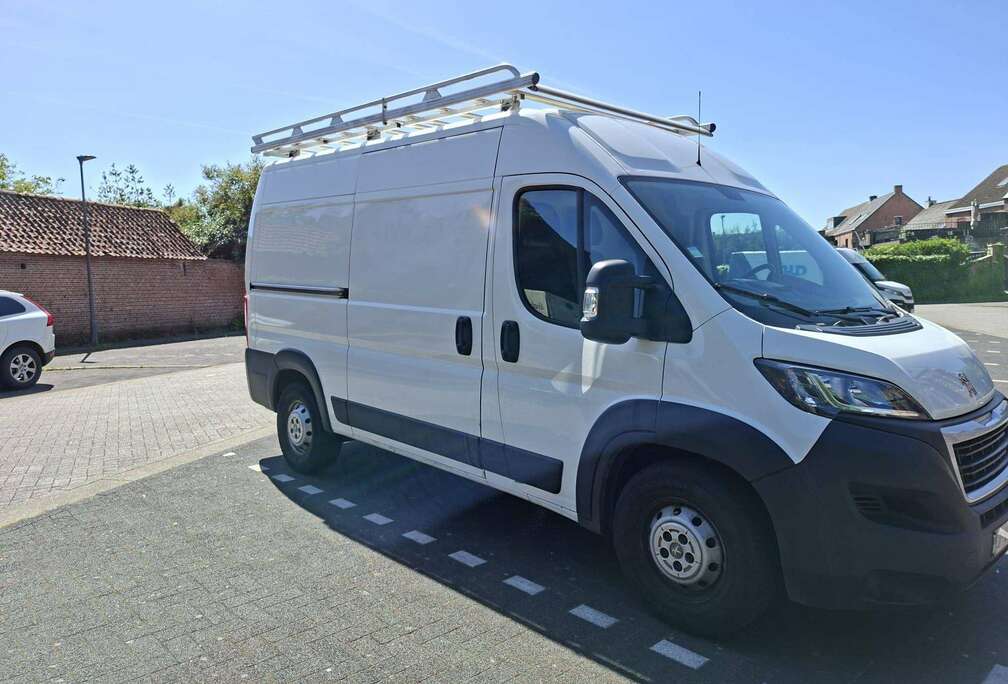 Peugeot 2.2 BlueHDi L2H2 Utility S/S