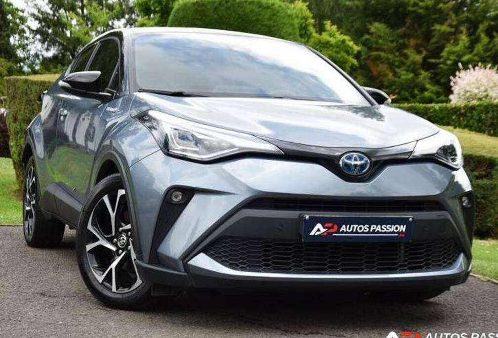 Toyota Hybrid 1.8i VVT-i E-CVT C-Lub Bi-Tone & Visibility Pack