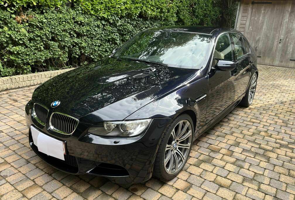 BMW M3 4.0i V8 32v