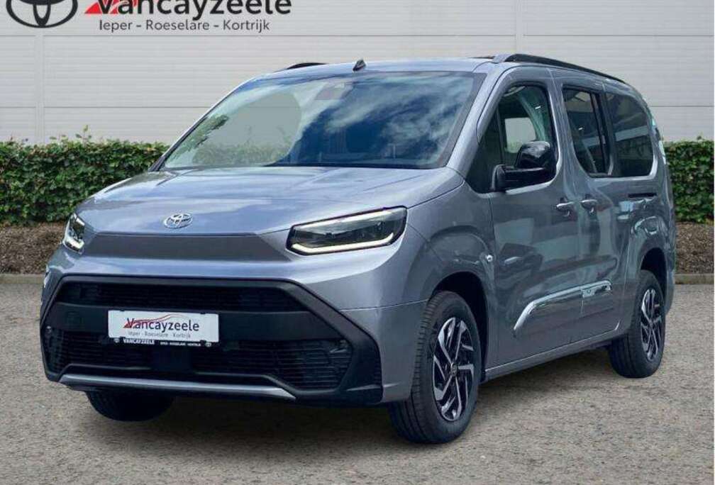 Toyota LWB Family 7pl+cam+gps+sens achter