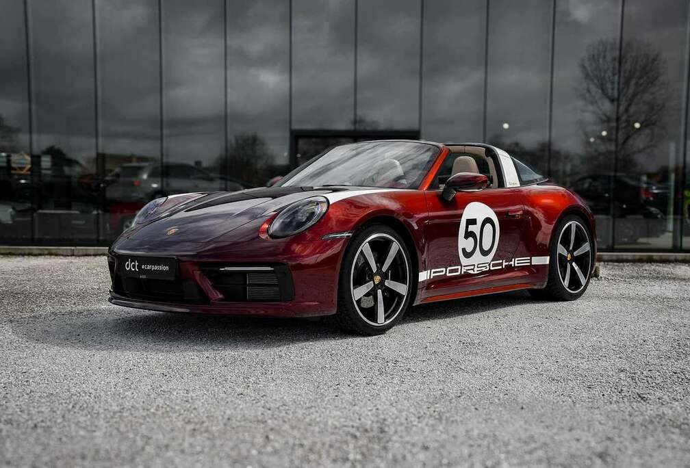 Porsche 4S Heritage Design Edition ** NEW **