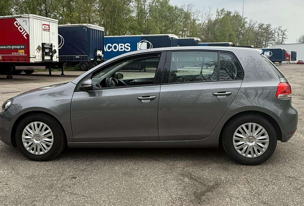 Volkswagen Golf 1.6 CR TDi Trendline DPF
