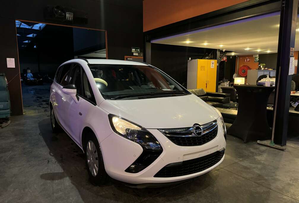 Opel 1.4 - A/C - NAVI - MEDIA/TEL LIM/REG - CPT AV+AR