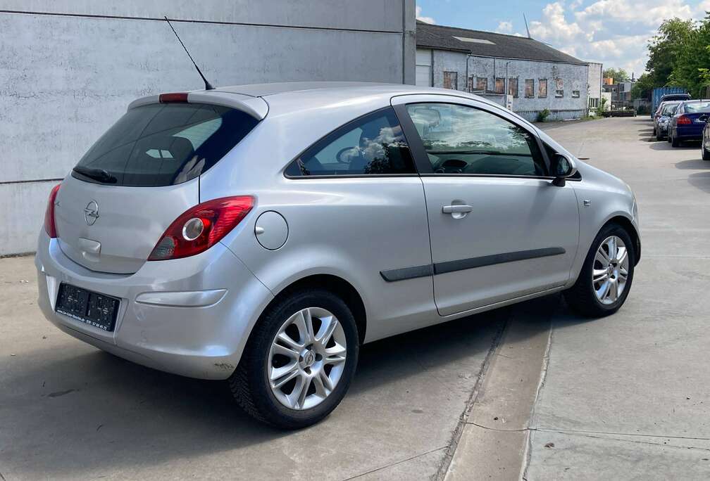 Opel 1.2 benzine 2010 met 108000km*LEZ OK*HALF-LEDER*AIRCO*GARANTIE*