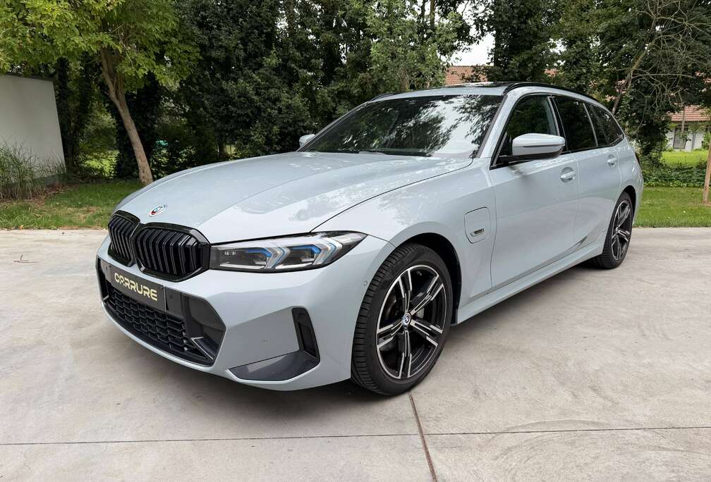BMW TOURING 330e MPACKTREKHAAKPANOLEDERHEADUPKEYLESSCAMERA