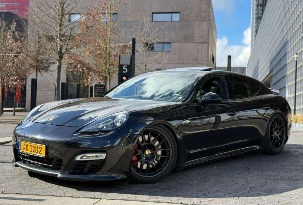 Porsche Panamera GTS PDK