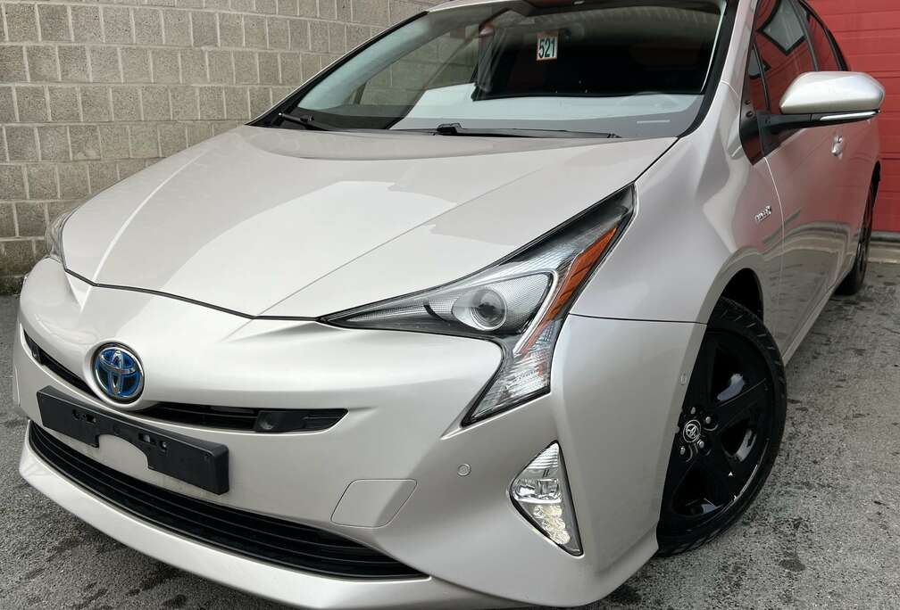 Toyota 1.8i VVT-i Active + CAR-PASS + CAMÉRA