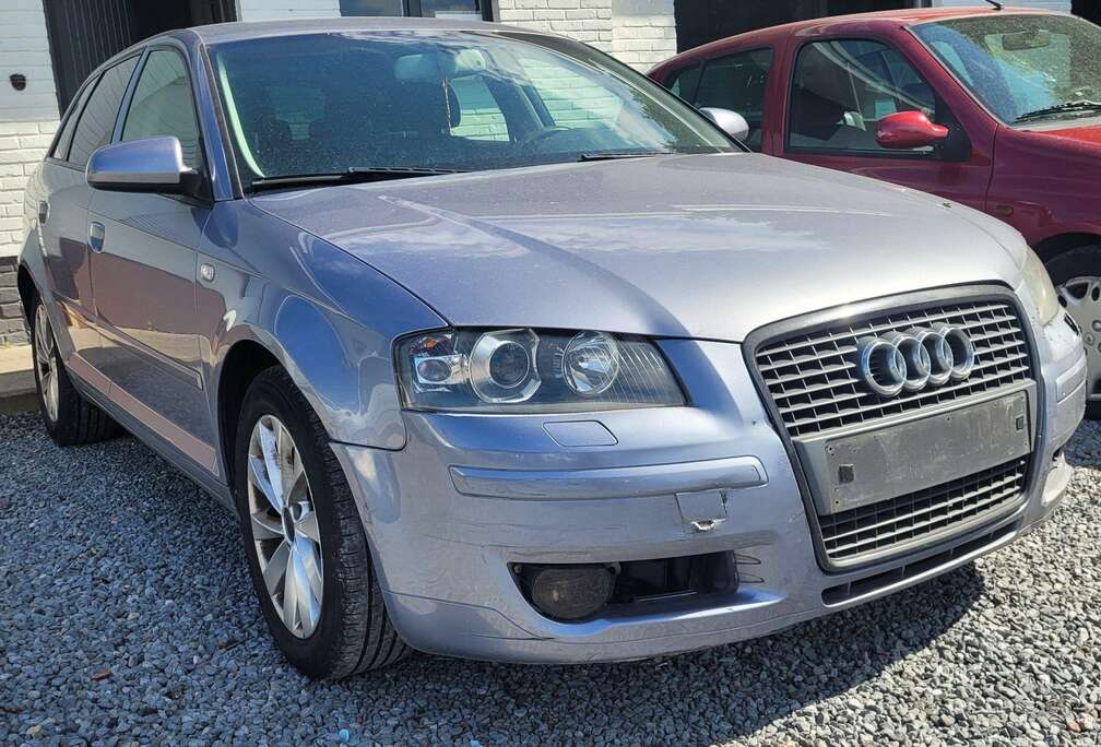 Audi 1.6i AIRCO LEDER PDC 2005  VOOR ONDERDELEN