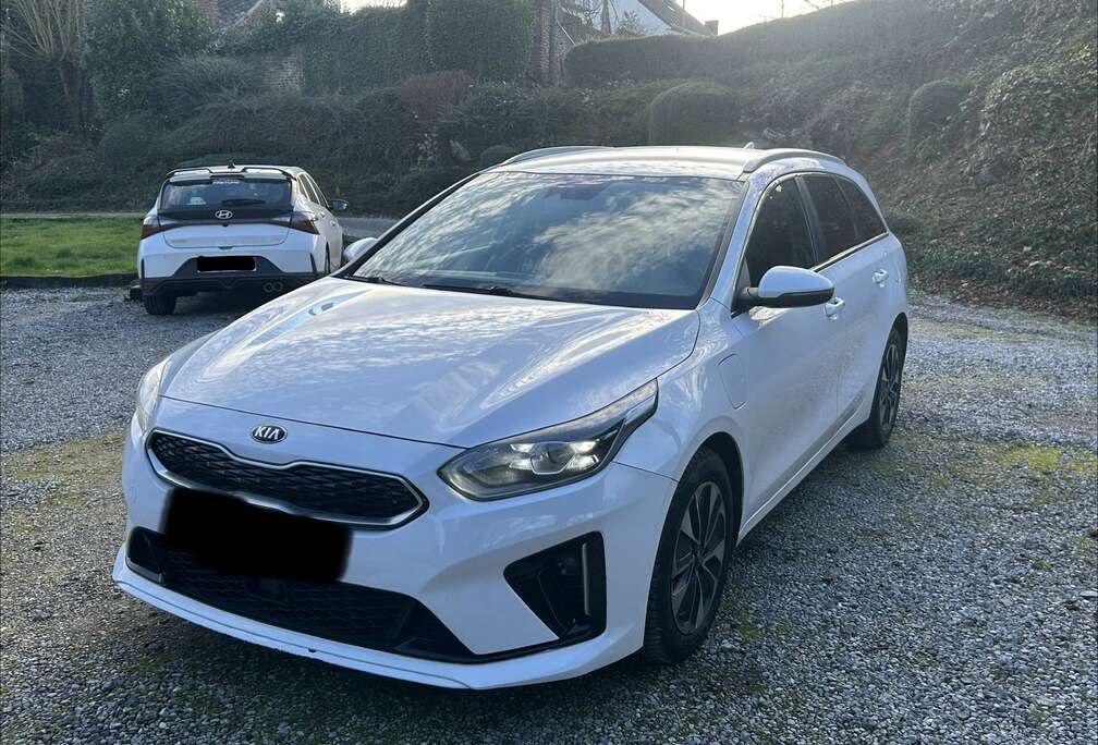Kia Kia Ceed Sw 1.6 Hybrid/Benzin