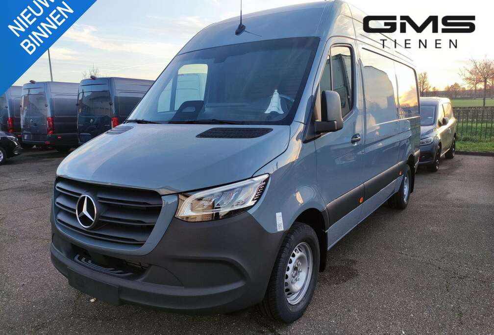 Mercedes-Benz 319 CDI Panel Van L2 RWD SELECT