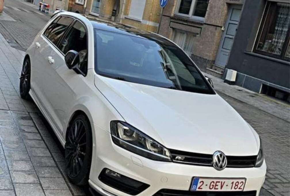 Volkswagen Golf R Line