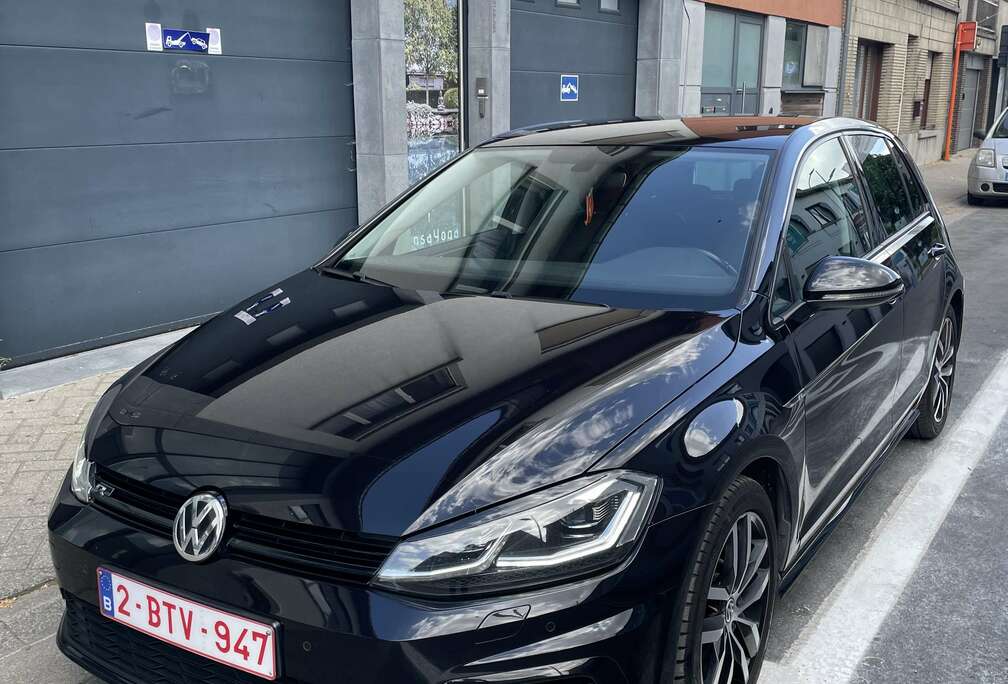 Volkswagen 1.5 TSI • FULL R-LINE • CARPLAY •