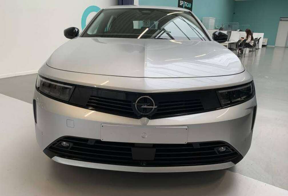 Opel Sports Tourer 6 1.6 Turbo Hybrid 132kW Edition