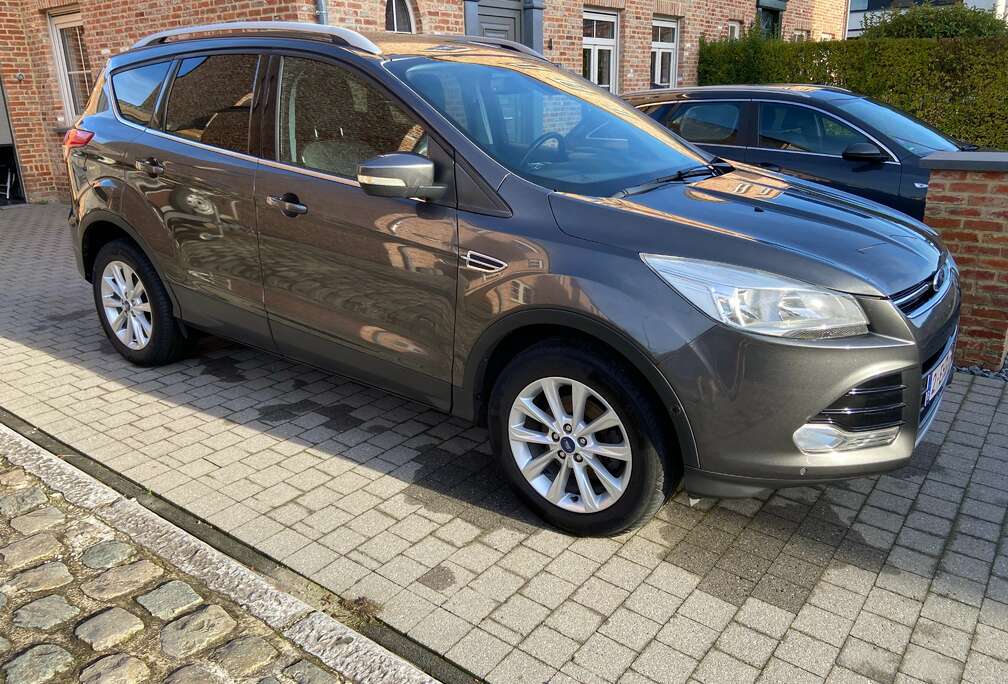 Ford Kuga 1.5 EcoBoost 2x4 Titanium