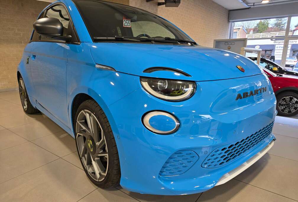 Abarth e-500C 42 kWh Scorpionissima