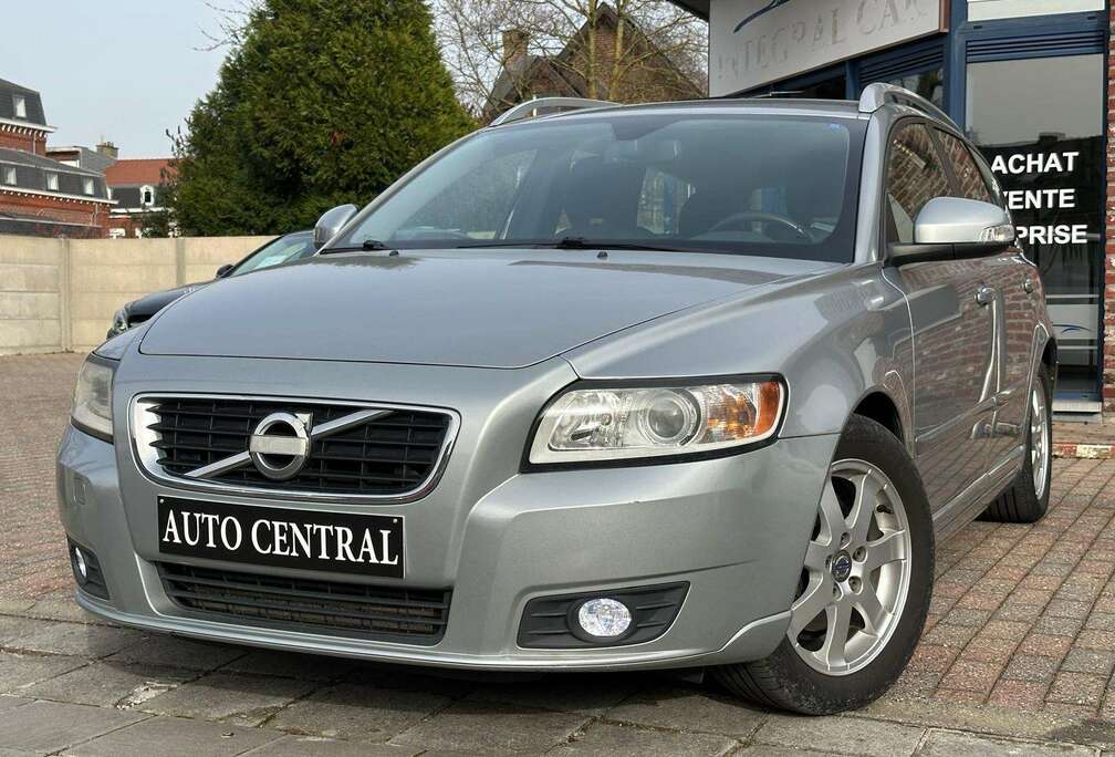 Volvo 1.6D*1ER MAIN*CARNET*AIRCO*TEL*ATTACHE REMORQUE
