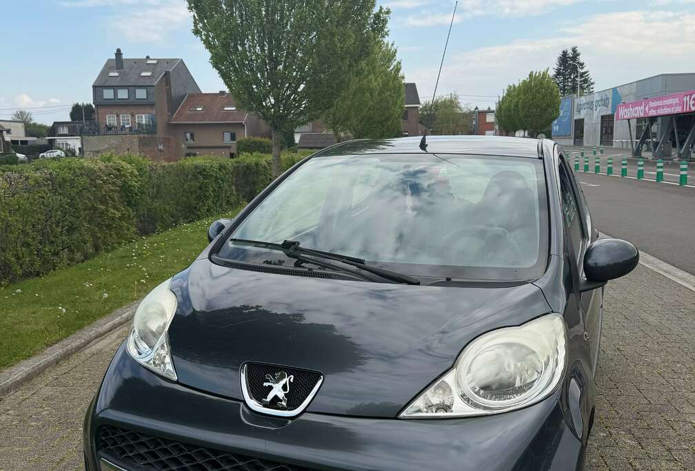 Peugeot 1.0i Trendy