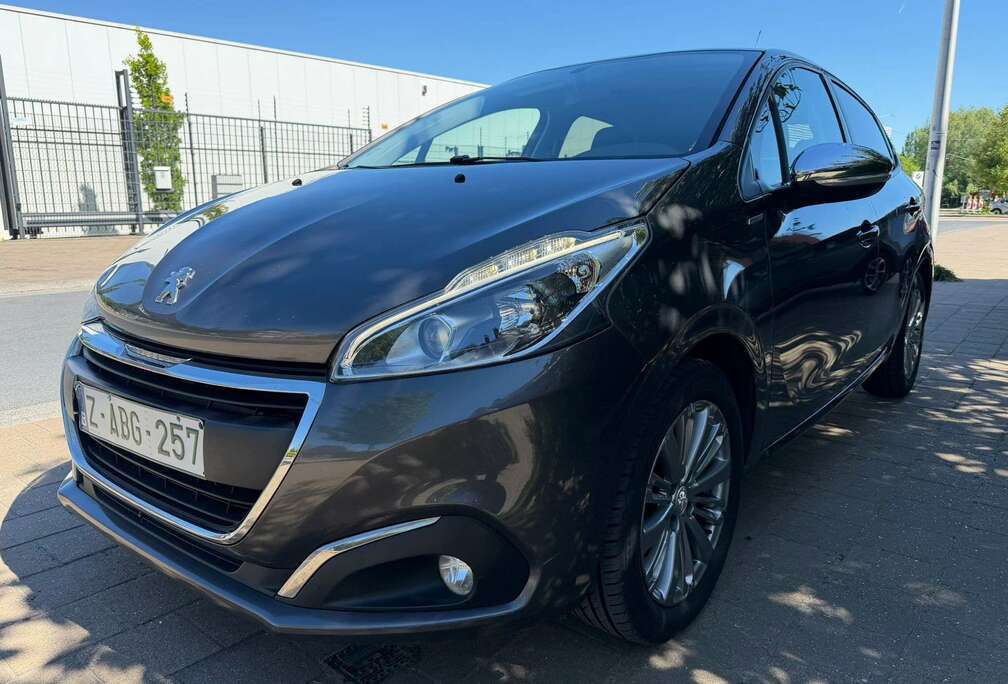 Peugeot 208 1.6 BlueHDi Style
