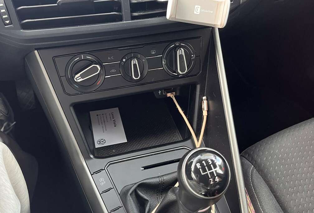 Volkswagen Polo à rayon arriere
