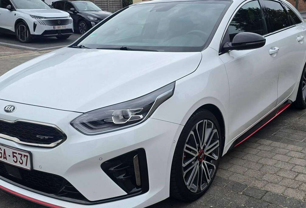 Kia ProCeed GT 1.6 T-GDi GT DCT ISG