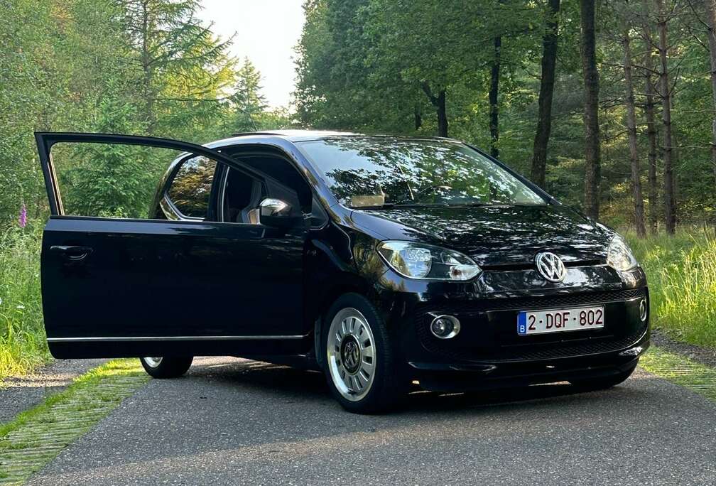 Volkswagen black edition