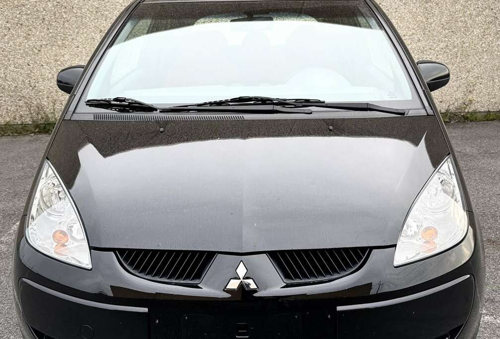 Mitsubishi CZ3 1.3 Inform 47000 km .airco gekeurd voor verkop