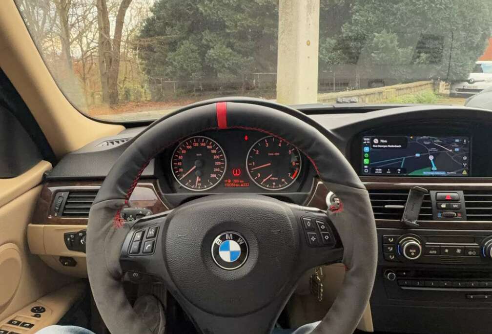 BMW 320i