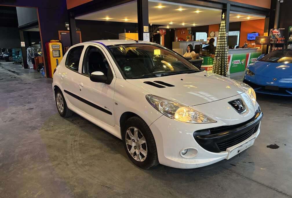 Peugeot 206+ 1.4i Trendy clim /12 mois garantie