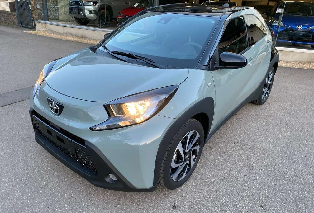 Toyota Aygo-X 1.0i VVT-i x-style I