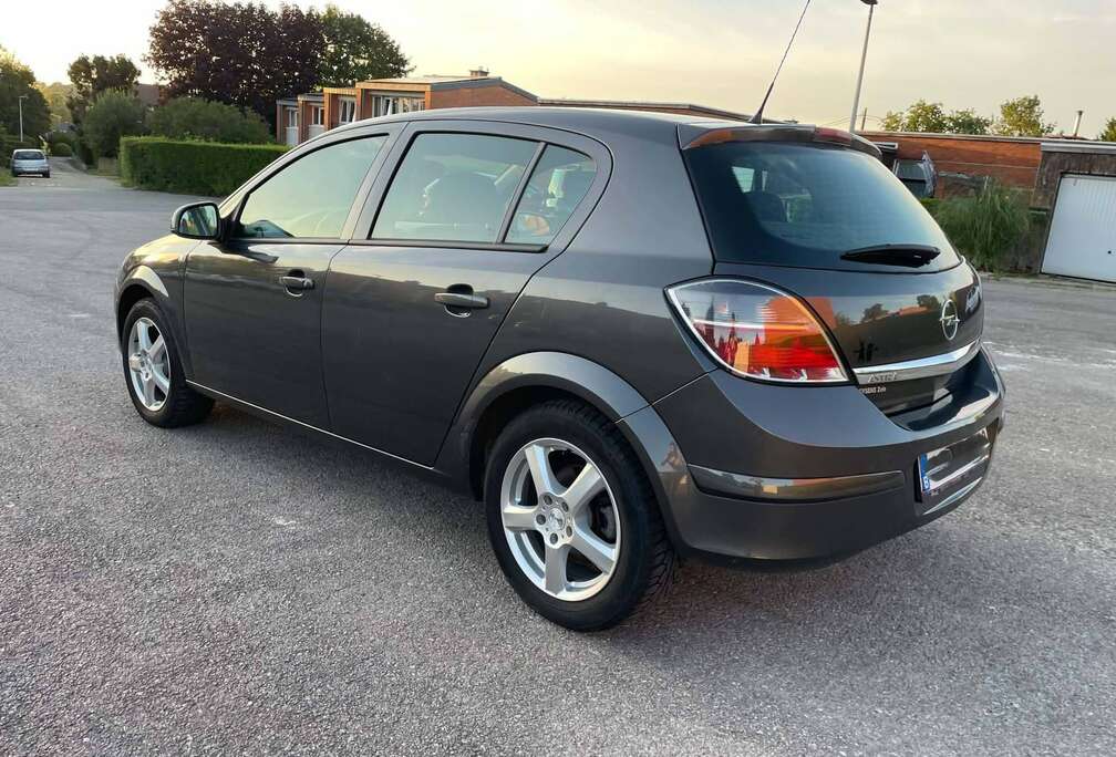 Opel Astra 1.6i Enjoy