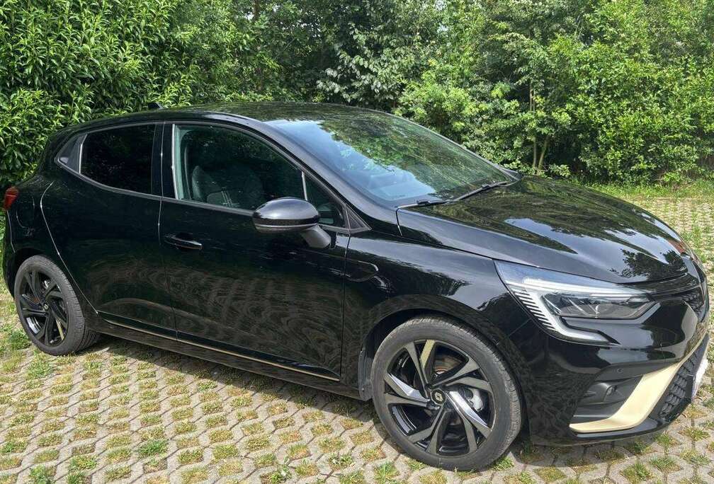 Renault Clio Hybrid 1.6i E-TECH Engineered full hybrid 145