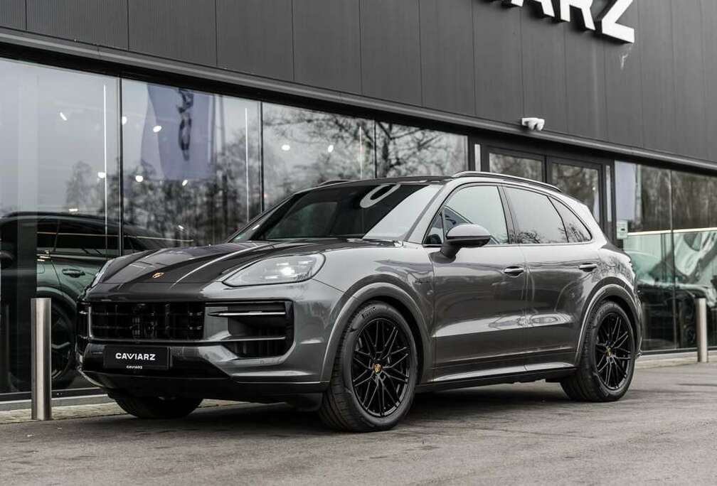 Porsche E-HYB SPORTDES/MATR/PANO/SOFTCL/ACC/DISPL/18W/BOSE