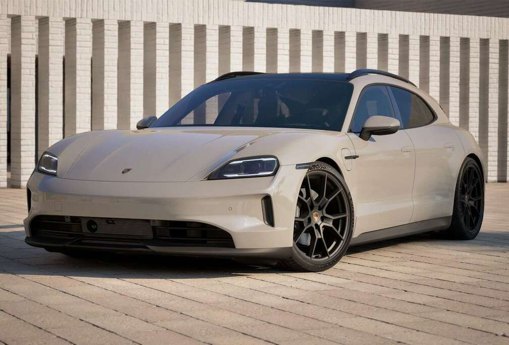 Porsche Sport Turismo 105kWh/Pano/BOSE/ACC/21\