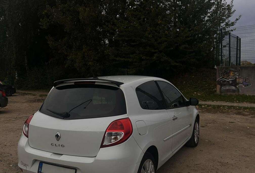 Renault 1.2i TomTom Edition