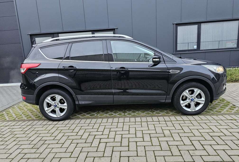 Ford Kuga 1.5 EcoBoost 2x4 Titanium