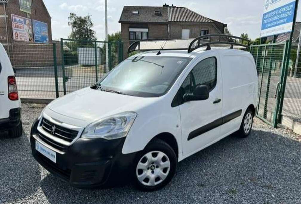 Peugeot 1.6 Blue HDI, 100 pk, Airco, navigatie, 3-zit, parkeersensoren