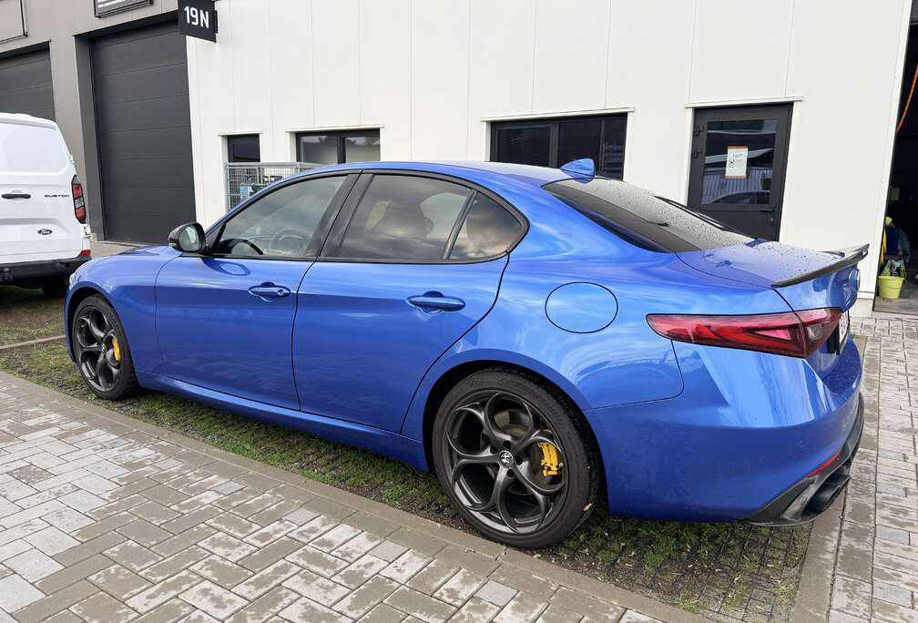 Alfa Romeo 2.0 Turbo 16V AT8 sport