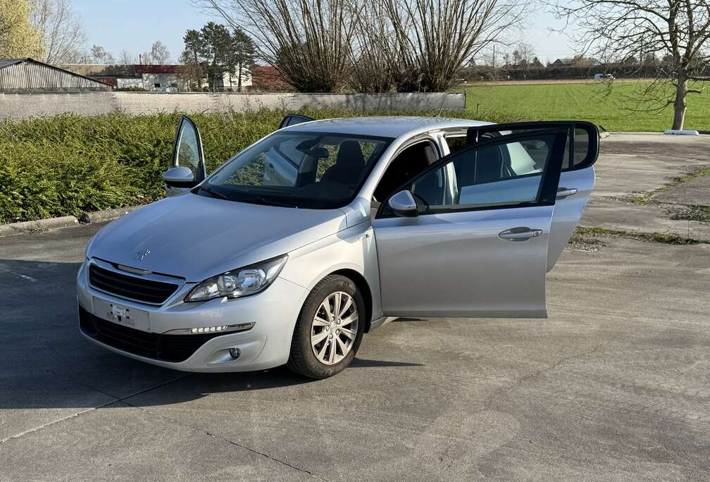 Peugeot 1.2 PureTech 110ch S&S BVM5 Allure